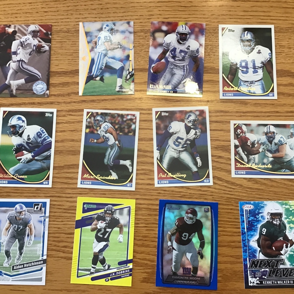Lot 12 nfl football cards